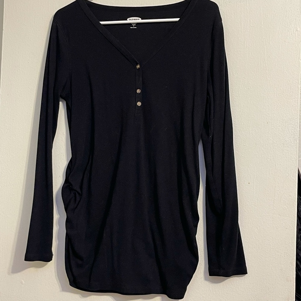 Women’s black long-sleeve maternity shirt